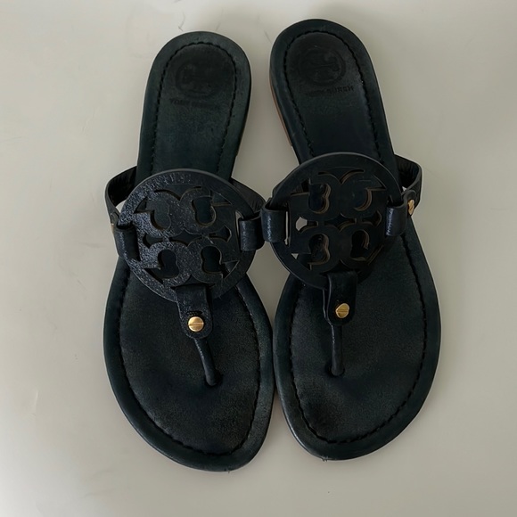 VGUC Tory burch Miller leather sandals thong Sz 7.5 Navy shimmer blue